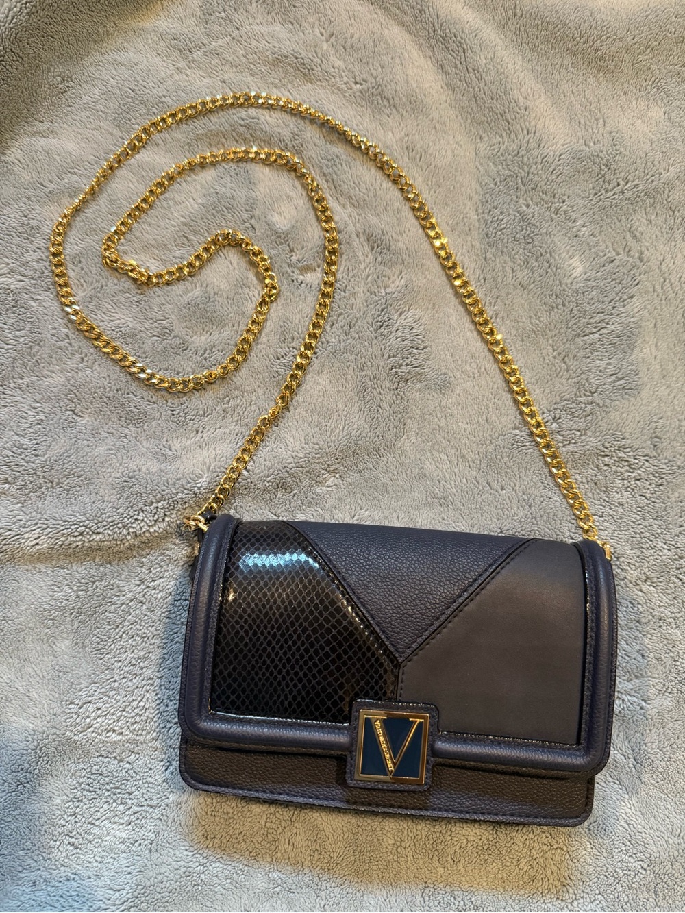 VICTORIA SECRET - Navy Clutch - Picture 3 of 6
